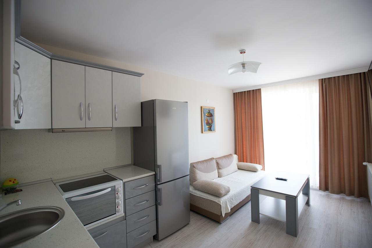 Apart Hotel Central Momchilgrad Ngoại thất bức ảnh