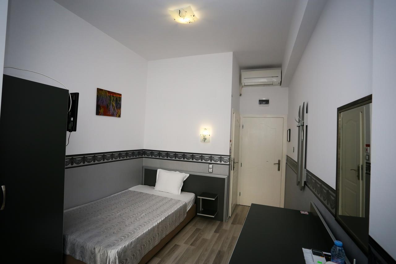 Apart Hotel Central Momchilgrad Ngoại thất bức ảnh