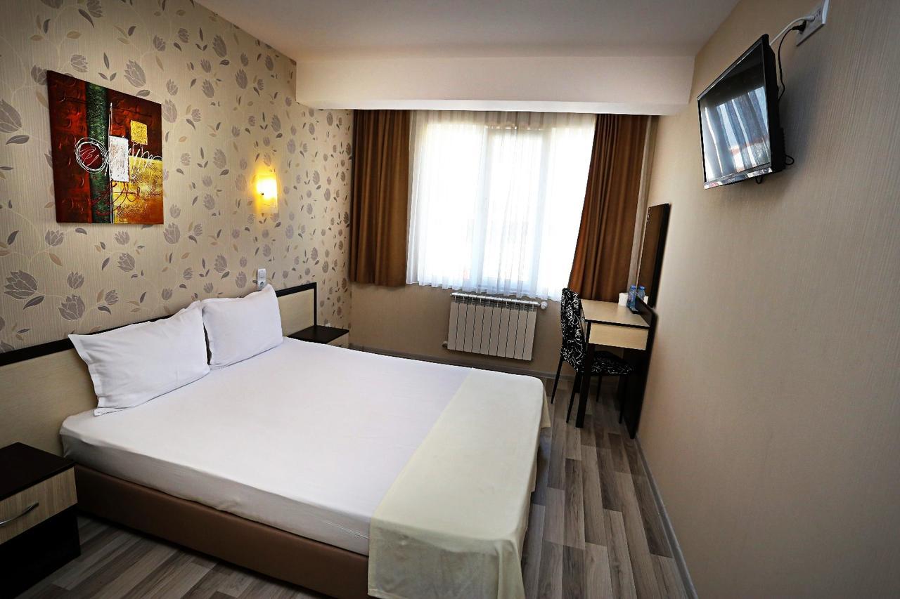 Apart Hotel Central Momchilgrad Ngoại thất bức ảnh
