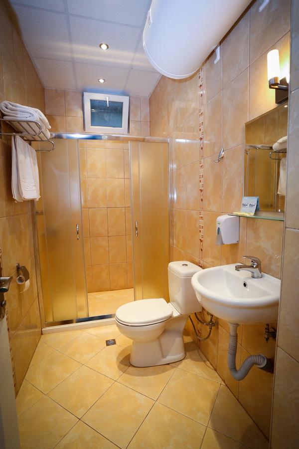 Apart Hotel Central Momchilgrad Ngoại thất bức ảnh
